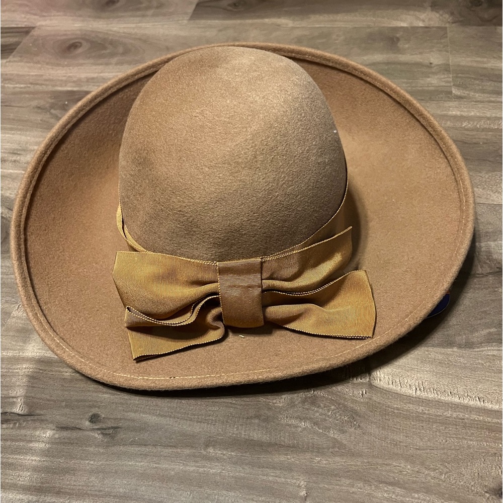 Vintage Mr. John wool hat with tags still attached